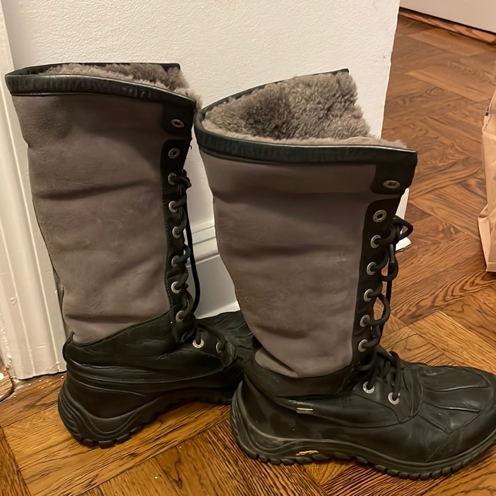 Tall ugg snow boots, worn a handful of times